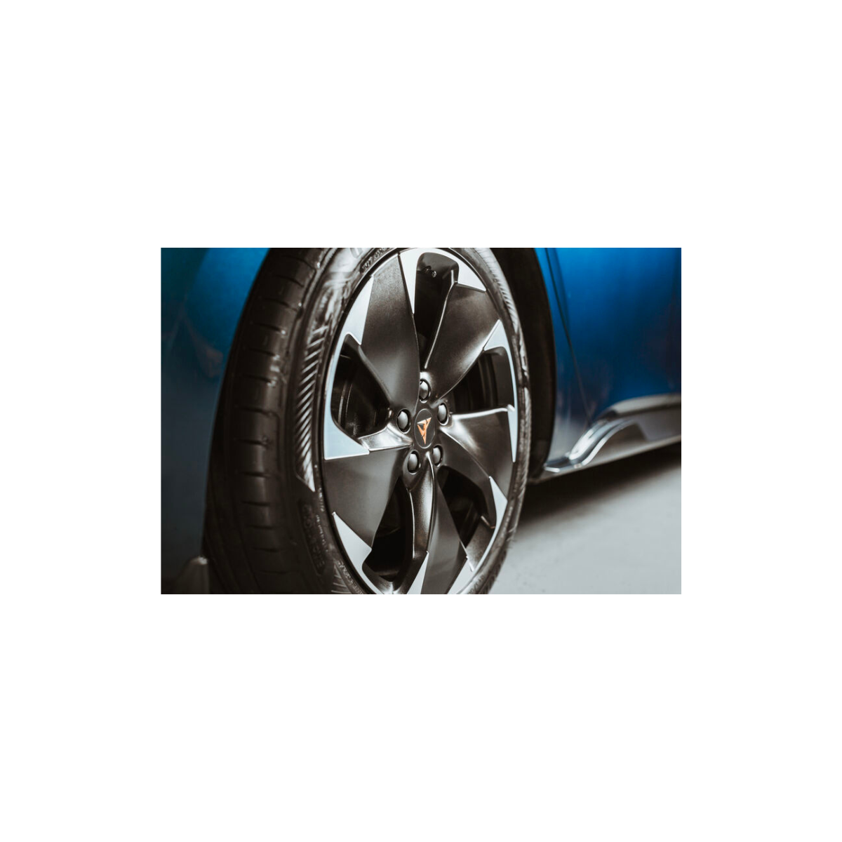HI-TECH WHEEL BRUSH 鋼圈清洗刷